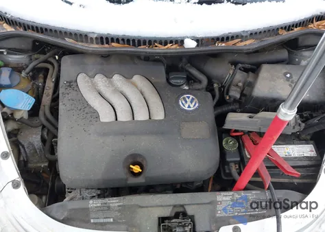 2002 Volkswagen New Beetle Gls z USA, uszkodzony, nr VIN 3VWCK21C62M431984